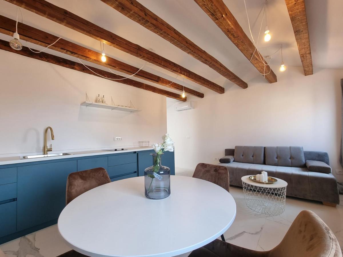 As Deluxe Apartments بيران المظهر الخارجي الصورة