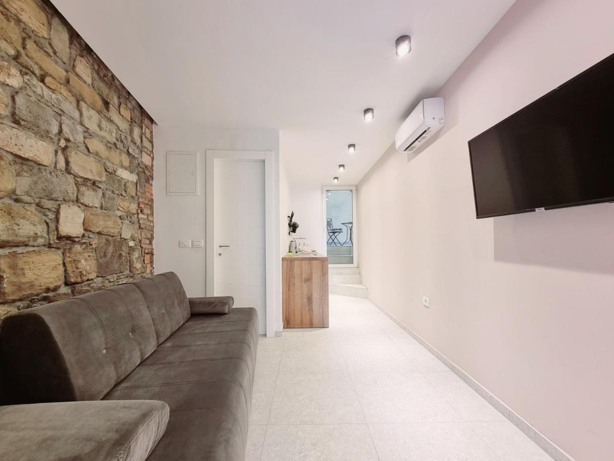 As Deluxe Apartments بيران المظهر الخارجي الصورة